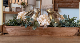 Using Decorative Trays: A Stylish and Functional Home Decor Hack